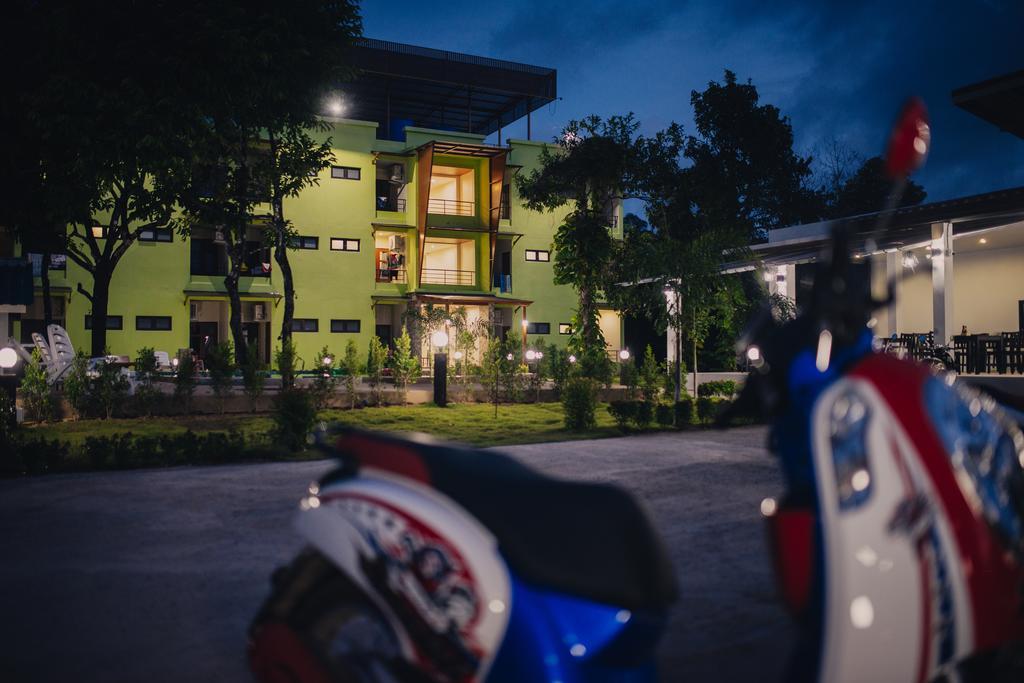 Morakot Lanta Resort Koh Lanta Exterior photo